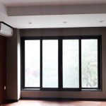 Cửa lưới chống muỗi cửa sổ cửa đi dạng lùa hoặc mở quay hiện đại